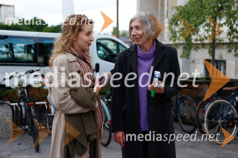  Suzana Krevh, igralka;  Mateja Dermelj, lektorica55. člen, premiera drame v Slovenskem mladinskem gledališču