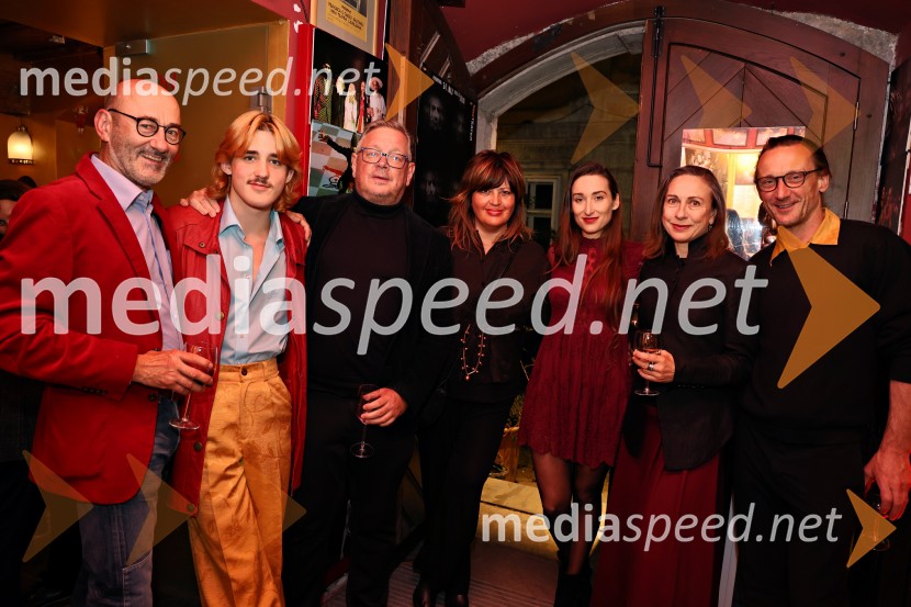  Boris  Ostan, igralec;  Voranc Mandić, igralec;  Robert Waltl, direktor, Mini teater;  Ana Savić Gecan, kostumografinja;  Gaja Višnar, igralka;  Maruša Oblak, igralka;  Marko  Mandić, igralecHannah Arendt (Ne)človeško stanje, premiera, Mini teater