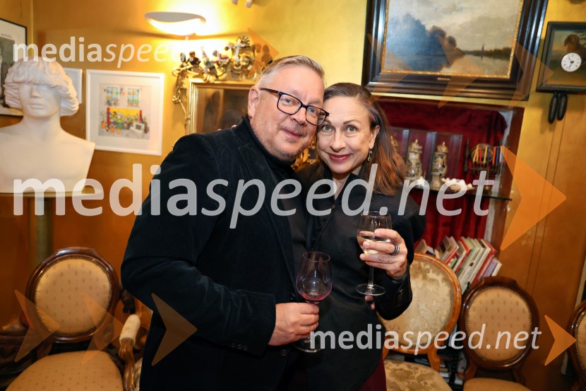  Robert Waltl, direktor, Mini teater;  Maruša Oblak, igralkaHannah Arendt (Ne)človeško stanje, premiera, Mini teater