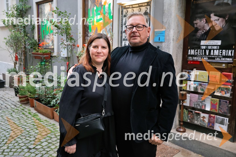  Teja Pelko, novinarka; mag. Aleš Drenik, vodja programa resne glasbe, opere in balet, Cankarjev domHannah Arendt (Ne)človeško stanje, premiera, Mini teater