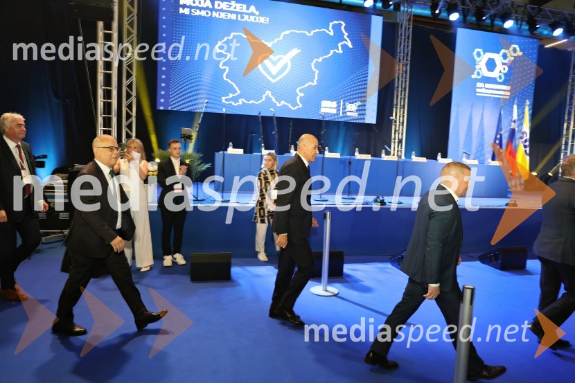  Janez Janša, predsednik stranke SDS13. Kongres Slovenske demokratske stranke