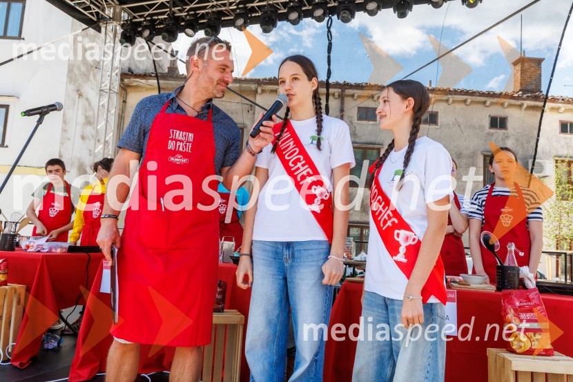  Iztok Gustinčič, radijski voditelj, glasbenik;  ... ;  ... Pašta Fešta 2025 - največji festival testenin