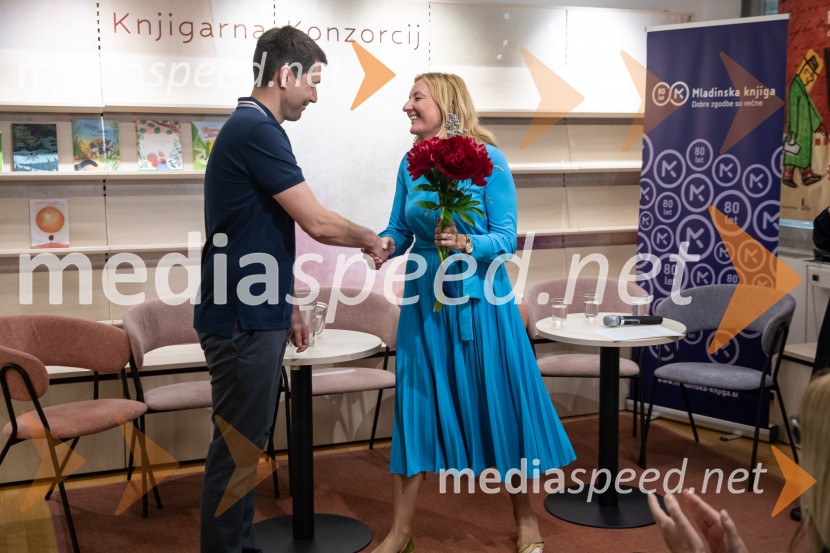  Žiga Kosec, urednik revije Cicido, Mladinska knjiga; dr. Alenka Kepic Mohar, glavna urednica Mladinske knjige in direktorica Cankarjeve založbeRazglasitev prejemnikov Levstikovih nagrad Mladinske knjige, novinarska konferenca