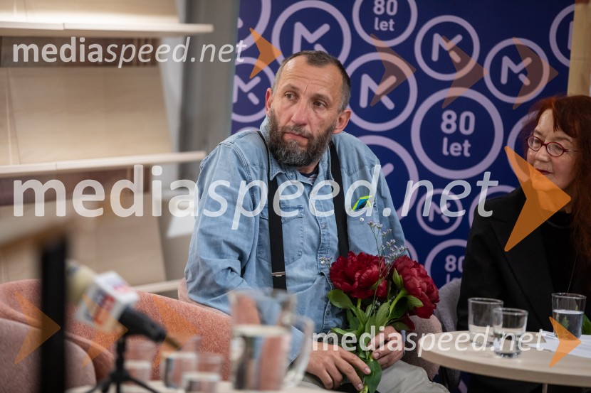  Damijan Stepančič, ilustrator in slikar;  Bina Štampe Žmavc, pisateljicaRazglasitev prejemnikov Levstikovih nagrad Mladinske knjige, novinarska konferenca