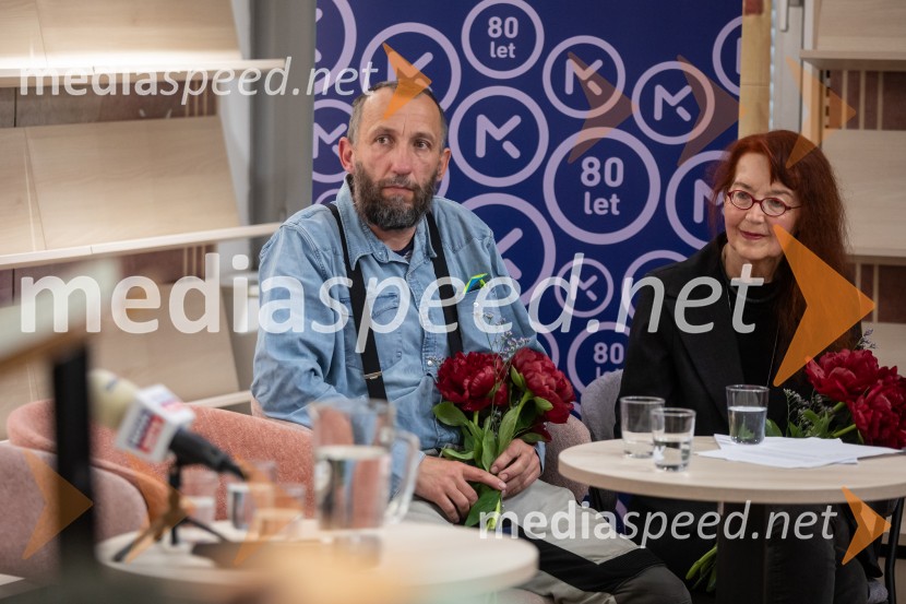  Damijan Stepančič, ilustrator in slikar;  Bina Štampe Žmavc, pisateljicaRazglasitev prejemnikov Levstikovih nagrad Mladinske knjige, novinarska konferenca