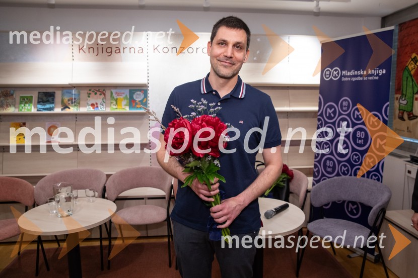  Žiga Kosec, urednik revije Cicido, Mladinska knjigaRazglasitev prejemnikov Levstikovih nagrad Mladinske knjige, novinarska konferenca