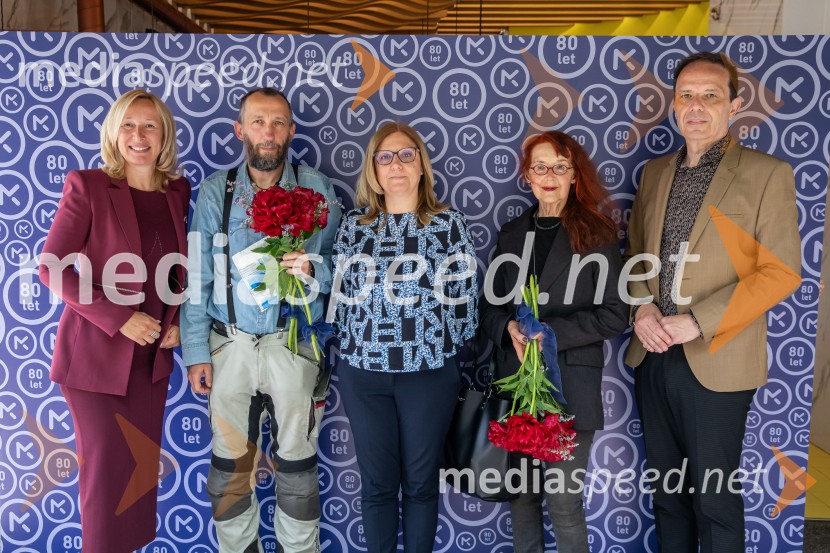  ... ;  Damijan Stepančič, ilustrator in slikar; mag. Petra Novak, v. d. predsednice uprave Mladinska knjiga;  Bina Štampe Žmavc, pisateljica;  ... Razglasitev prejemnikov Levstikovih nagrad Mladinske knjige, novinarska konferenca