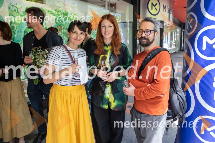  Maja Kastelic, ilustratorka;  ... ;  ... Razglasitev prejemnikov Levstikovih nagrad Mladinske knjige, novinarska konferenca