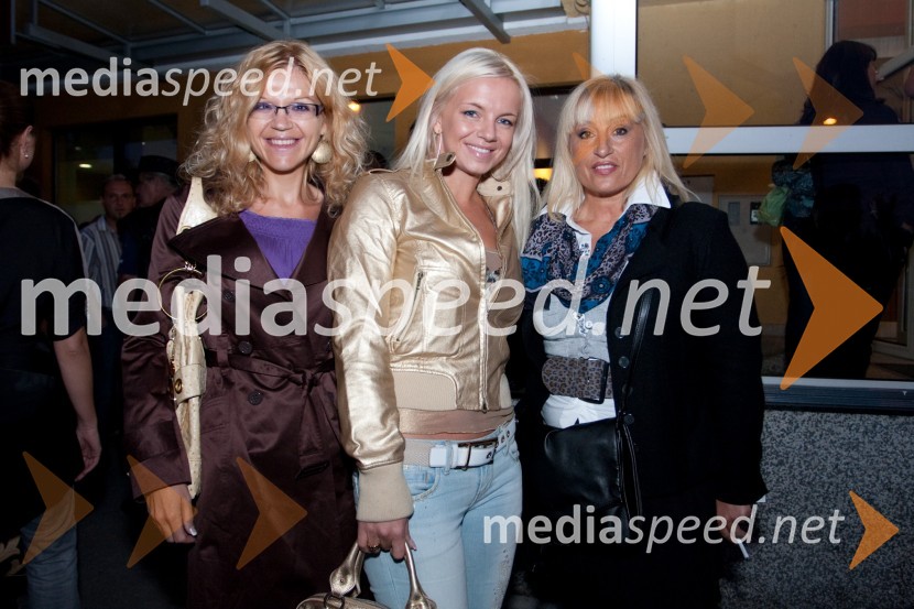 Nina Lešnar, Katja Fašink, vizažistka, stilistka in pevka in Ana Žvorc, koreografinjaDan žena, premiera predstave