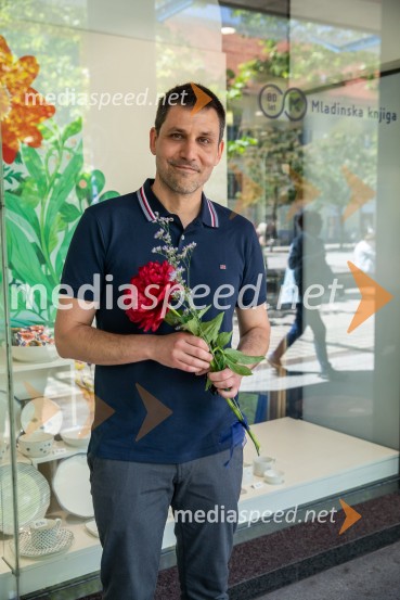  Žiga Kosec, urednik revije Cicido, Mladinska knjigaRazglasitev prejemnikov Levstikovih nagrad Mladinske knjige, novinarska konferenca