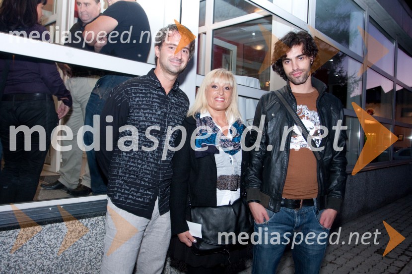 Edvard Seme, pianist, Ana Žvorc, koreografinja in njen sin MakDan žena, premiera predstave