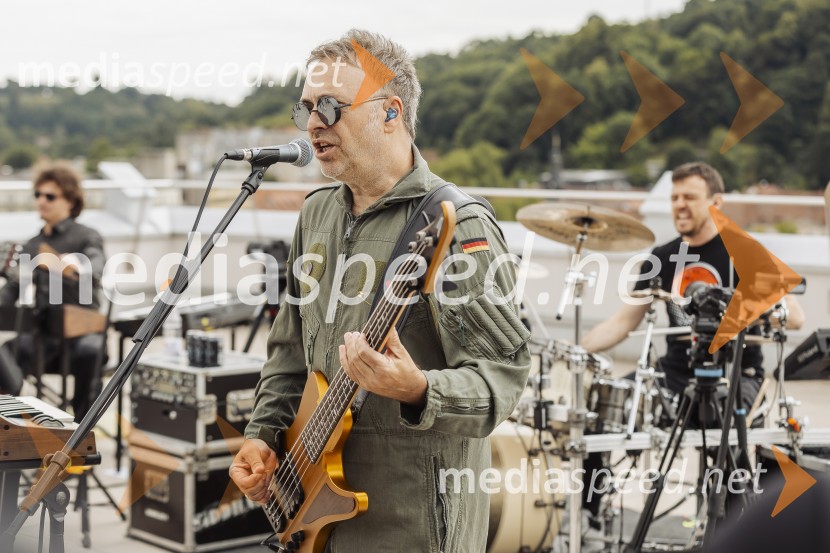 Jani Hace, glasbenik, SiddhartaSIDDHARTA – 30 let, ekskluzivni koncert in predstavitev podkasta “Pot do X”