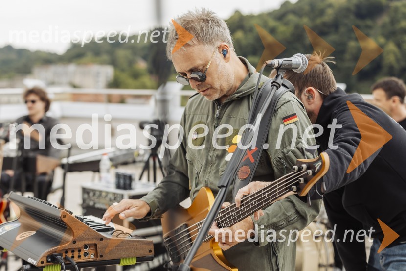  Jani Hace, glasbenik, SiddhartaSIDDHARTA – 30 let, ekskluzivni koncert in predstavitev podkasta “Pot do X”