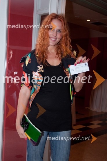 Anđa D. Marić, pevkaDan žena, premiera predstave