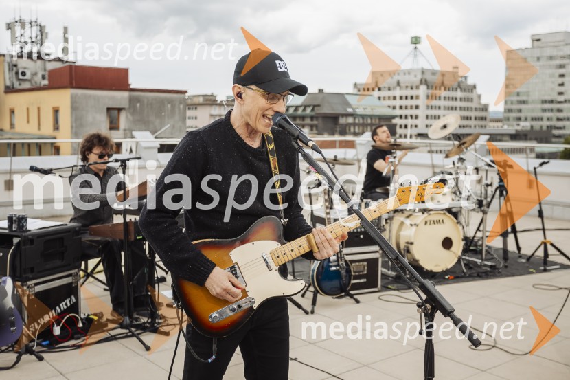  Primož  Benko, glasbenik, član skupine SiddhartaSIDDHARTA – 30 let, ekskluzivni koncert in predstavitev podkasta “Pot do X”