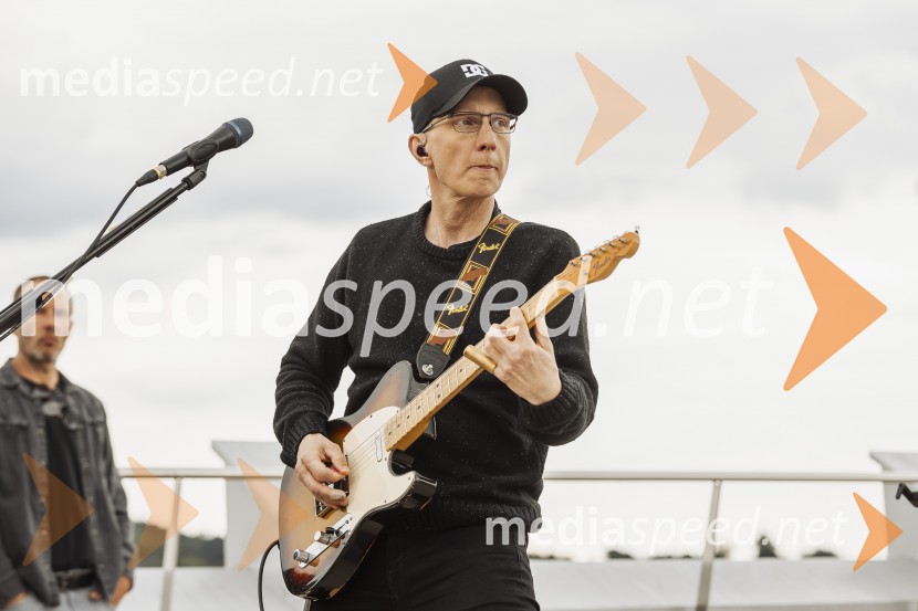  Primož  Benko, glasbenik, član skupine SiddhartaSIDDHARTA – 30 let, ekskluzivni koncert in predstavitev podkasta “Pot do X”