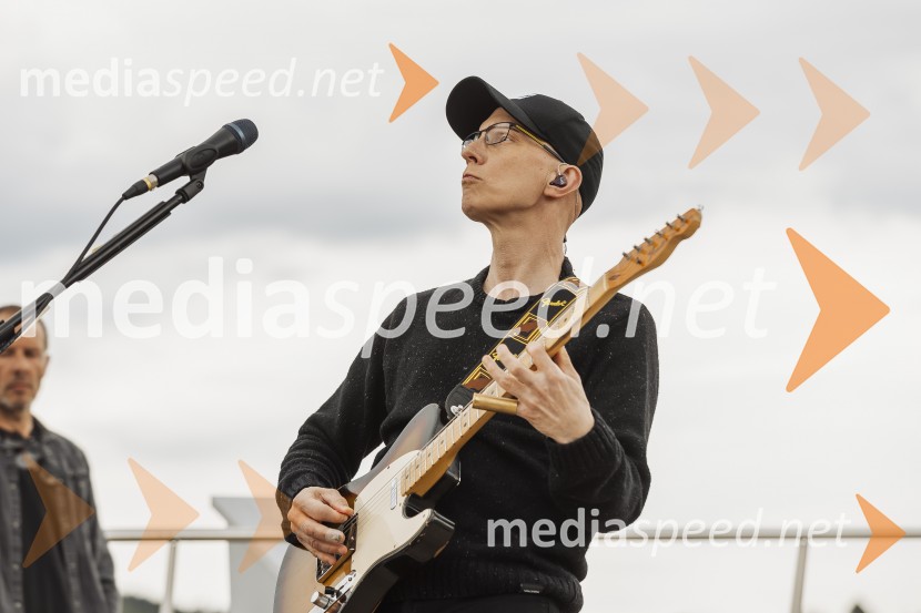  Primož  Benko, glasbenik, član skupine SiddhartaSIDDHARTA – 30 let, ekskluzivni koncert in predstavitev podkasta “Pot do X”