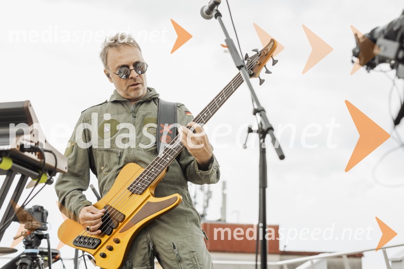  Jani Hace, glasbenik, SiddhartaSIDDHARTA – 30 let, ekskluzivni koncert in predstavitev podkasta “Pot do X”