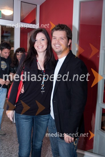 Nina Urbančič Romih, Tovarna vizij in njen mož Dejan Romih, Mount VacationDan žena, premiera predstave