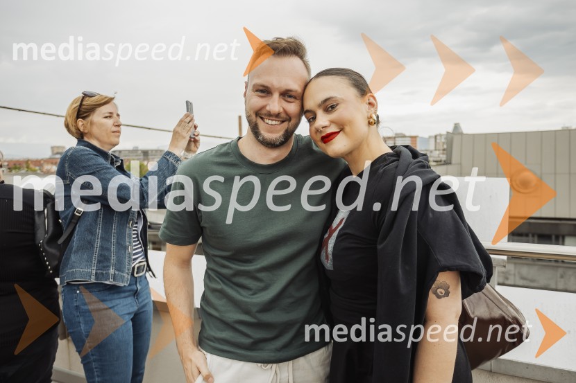  Nejc Kovačič, vodja službe za komuniciranje Muzeja in galerij mesta Ljubljane;  ... SIDDHARTA – 30 let, ekskluzivni koncert in predstavitev podkasta “Pot do X”