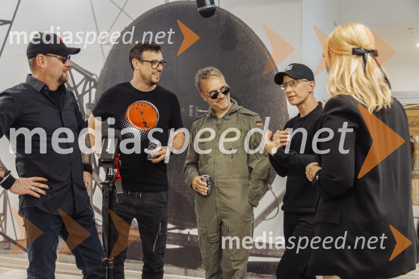  Tomi Meglič, glasbenik, pevec skupine Siddharta;  Boštjan Meglič, glasbenik, član skupine Siddharta;  Jani Hace, glasbenik, Siddharta;  Primož  Benko, glasbenik, član skupine SiddhartaSIDDHARTA – 30 let, ekskluzivni koncert in predstavitev podkasta “Pot do X”