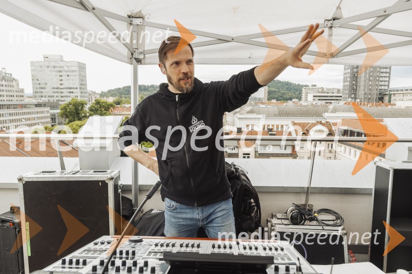 SIDDHARTA – 30 let, ekskluzivni koncert in predstavitev podkasta “Pot do X”