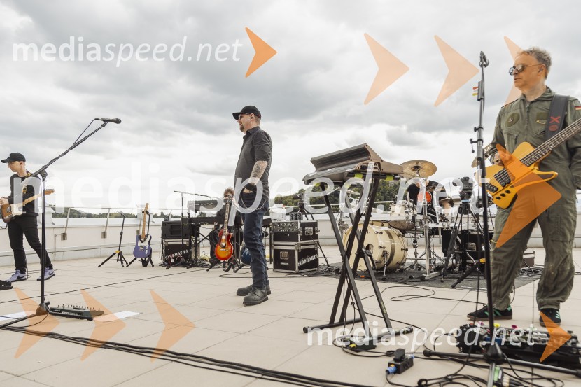  Tomi Meglič, glasbenik, pevec skupine Siddharta;  Jani Hace, glasbenik, SiddhartaSIDDHARTA – 30 let, ekskluzivni koncert in predstavitev podkasta “Pot do X”