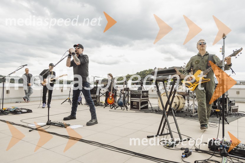  Tomi Meglič, glasbenik, pevec skupine Siddharta;  Jani Hace, glasbenik, SiddhartaSIDDHARTA – 30 let, ekskluzivni koncert in predstavitev podkasta “Pot do X”