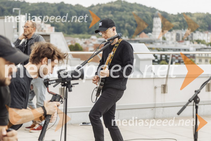  Primož  Benko, glasbenik, član skupine SiddhartaSIDDHARTA – 30 let, ekskluzivni koncert in predstavitev podkasta “Pot do X”