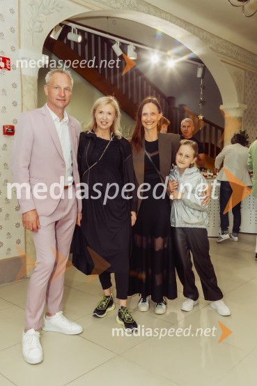 V Ikoni predstavili Maison Crivelli z ambasadorko Liso Belhassen