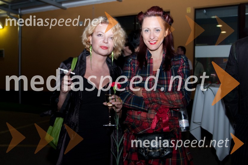 Jagoda Tovirac, igralka in Mateja Benedetti, modna oblikovalkaDan žena, premiera predstave