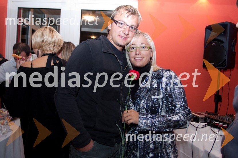 Mitja Hojak, čevljarstvo Mihoya in njegovo dekle Katarina Štular, novinarka revije ObraziDan žena, premiera predstave