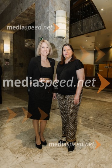  Metka Sulič, vodja odnosov z javnostjo, SNG Nova Gorica;  Teja Pelko, novinarkaAnhovo, premiera drame v SNG Nova Gorica