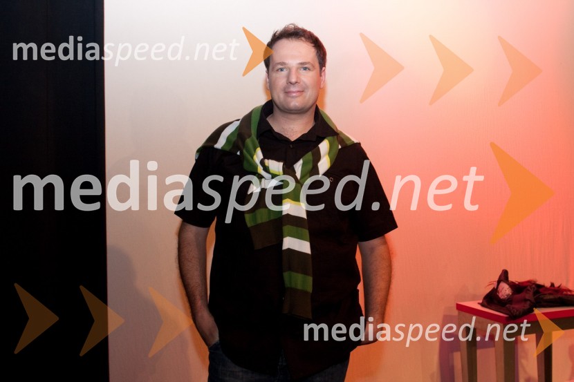 Boštjan Luštrik, igralecDan žena, premiera predstave