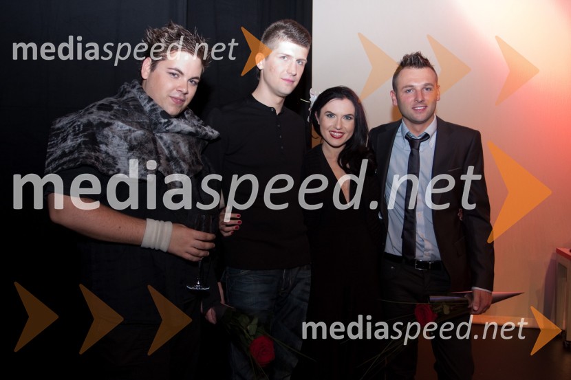 Nejc Simšič, novinar, igralec, Tomaž Mihelič, novinar, igralec, Maja Martina Merljak, igralka in Viktor Meglič, igralecDan žena, premiera predstave