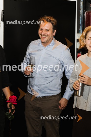  Marko Bratuš, umetniški vodja Slovenskega mladinskega gledališčaAnhovo, premiera drame v SNG Nova Gorica