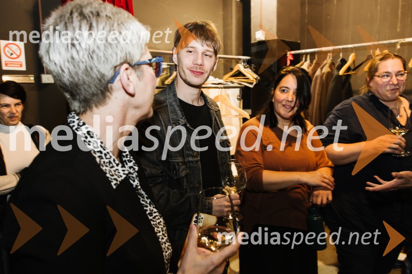  Timon Šturbej, igralec;  Marjuta  Slamič, igralka;  Ana Facchini, igralkaAnhovo, premiera drame v SNG Nova Gorica