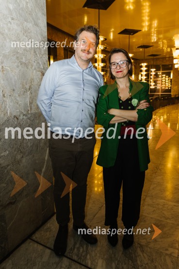  Marko Bratuš, umetniški vodja Slovenskega mladinskega gledališča;  ... Anhovo, premiera drame v SNG Nova Gorica