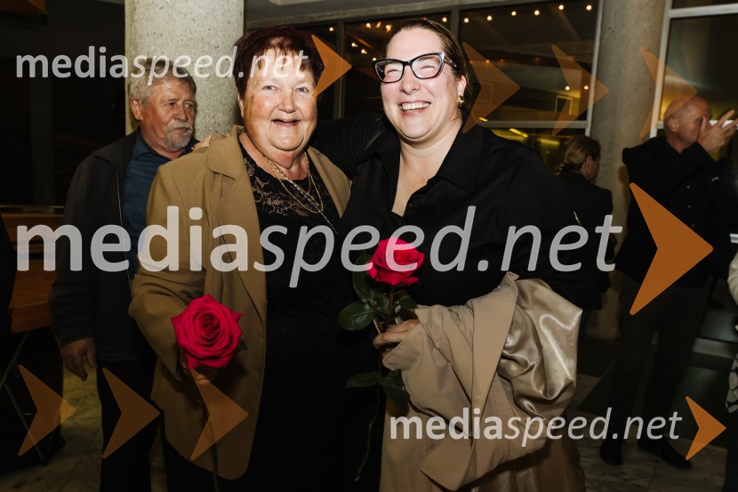  ... ;  Ana Facchini, igralkaAnhovo, premiera drame v SNG Nova Gorica