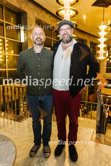  Iztok Drabik Jug, igralec;  Miha Nemec, igralec, režiser, vodja Snovalnega gledališča Sakerdon MihajlovičAnhovo, premiera drame v SNG Nova Gorica