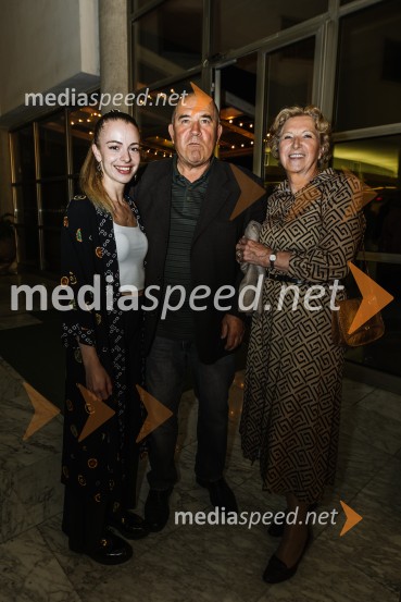  Lara Fortuna, igralka;  ... ;  ... Anhovo, premiera drame v SNG Nova Gorica