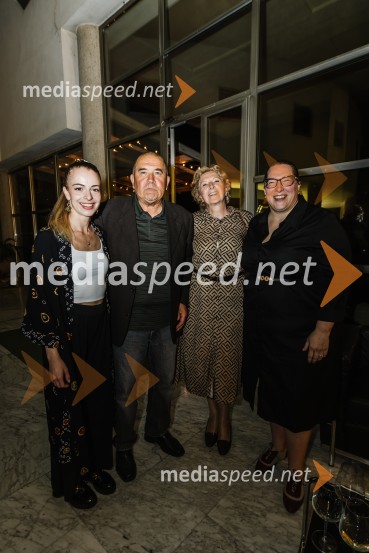  Lara Fortuna, igralka;  ... ;  ... ;  Ana Facchini, igralkaAnhovo, premiera drame v SNG Nova Gorica