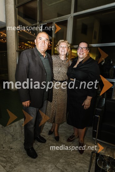  ... ;  Ana Facchini, igralkaAnhovo, premiera drame v SNG Nova Gorica