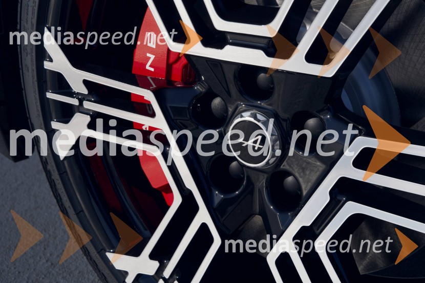 Alpine A390: Dirkaški duh v električni preobleki vstopa na slovenski trg