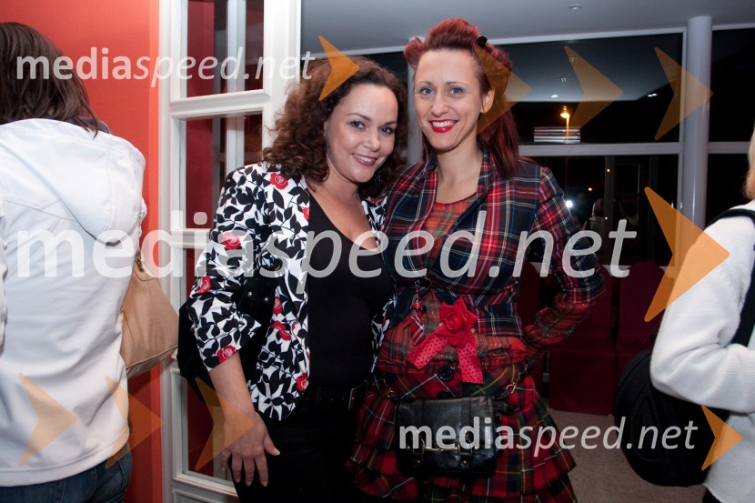 Katja Šantl, igralka in Mateja Benedetti, modna oblikovalkaDan žena, premiera predstave