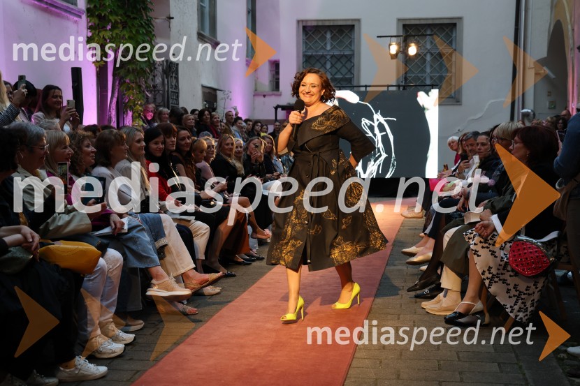  Maja Pihler Stermecki-Bilbi, glasbenicaMesec mode v muzeju, zaključna modna revija in 80's party