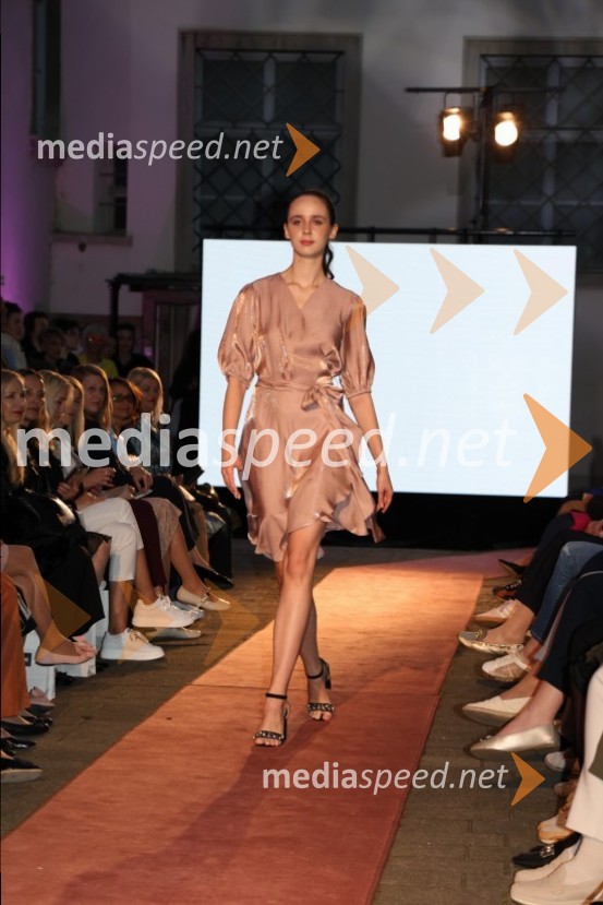 Mesec mode v muzeju, zaključna modna revija in 80's party