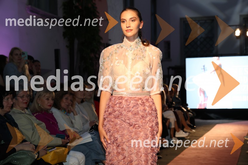 Mesec mode v muzeju, zaključna modna revija in 80's party