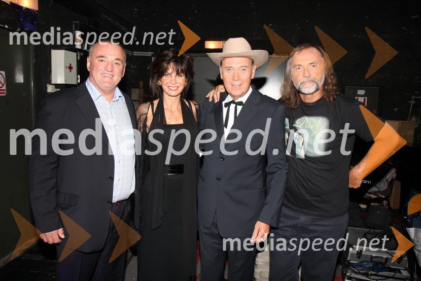 Martin Strel, maratonski plavalec, njegova spremljevaka Kathy Daic, Rafko Irgolič, pevec in Dragan Bulič, glasbeni urednik Radia SlovenijaMilan Pečovnik – Pidži, koncert ob 30. obletnici glasbenega ustvarjanja