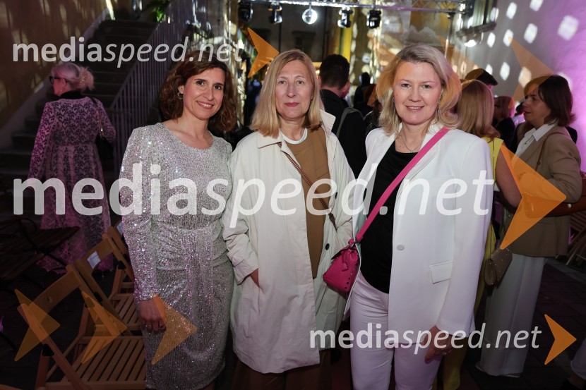  ... ;  Andreja Japelj;  ... Mesec mode v muzeju, zaključna modna revija in 80's party